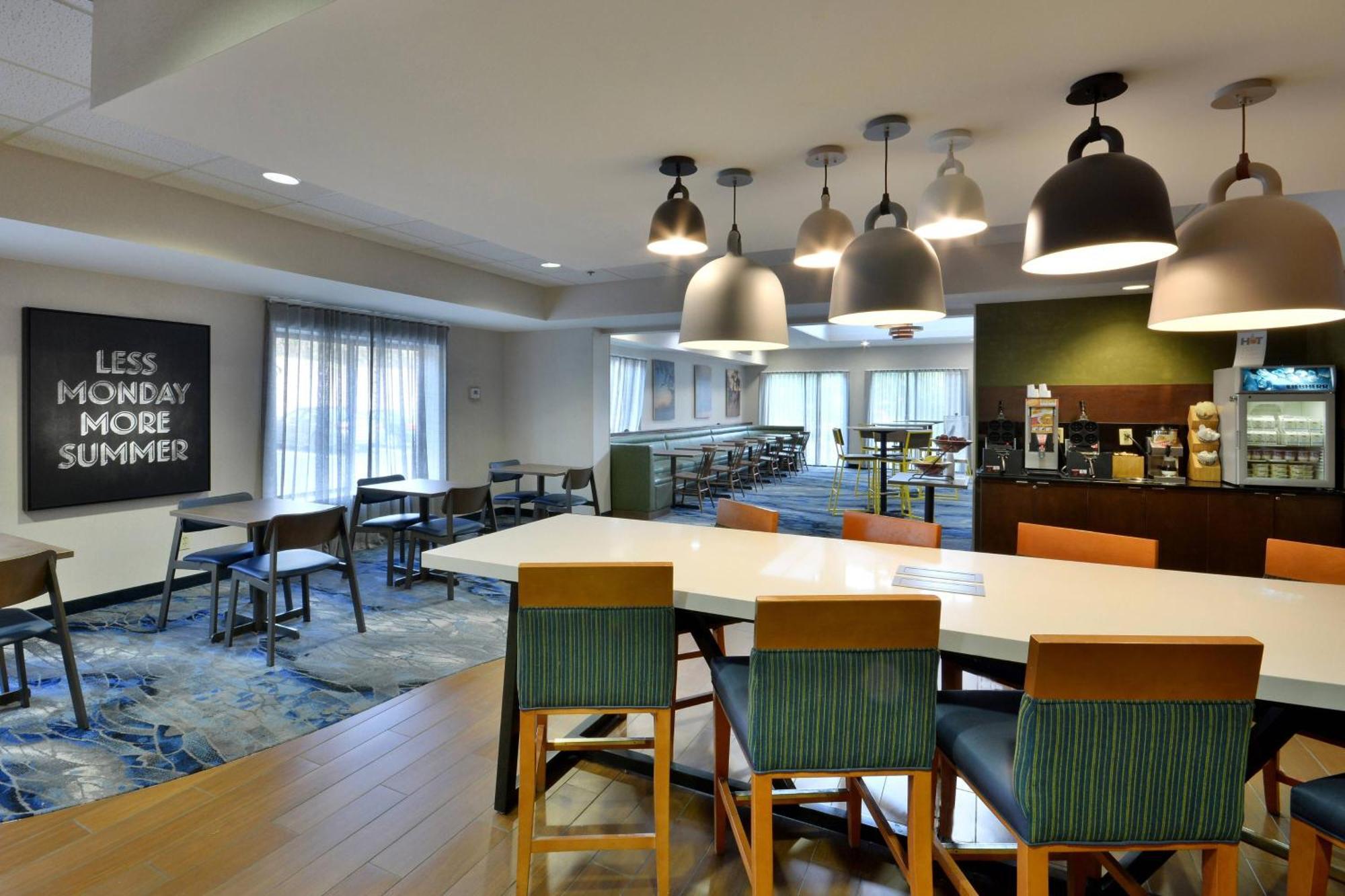 Fairfield Inn & Suites By Marriott Charlottesville North Exterior foto